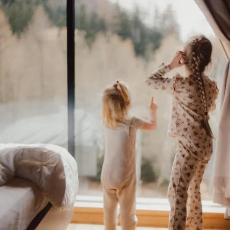 Collis Hill & Apartment