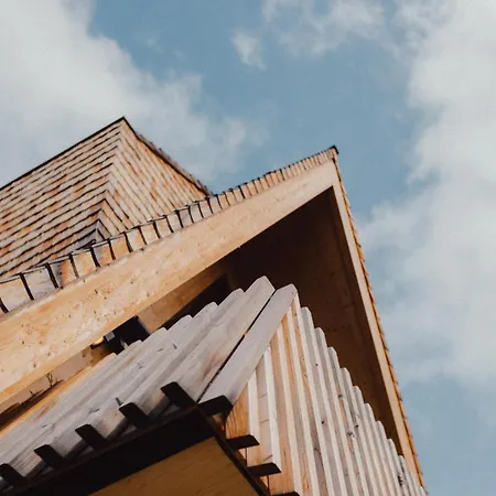 Collis Hill & Apartment *